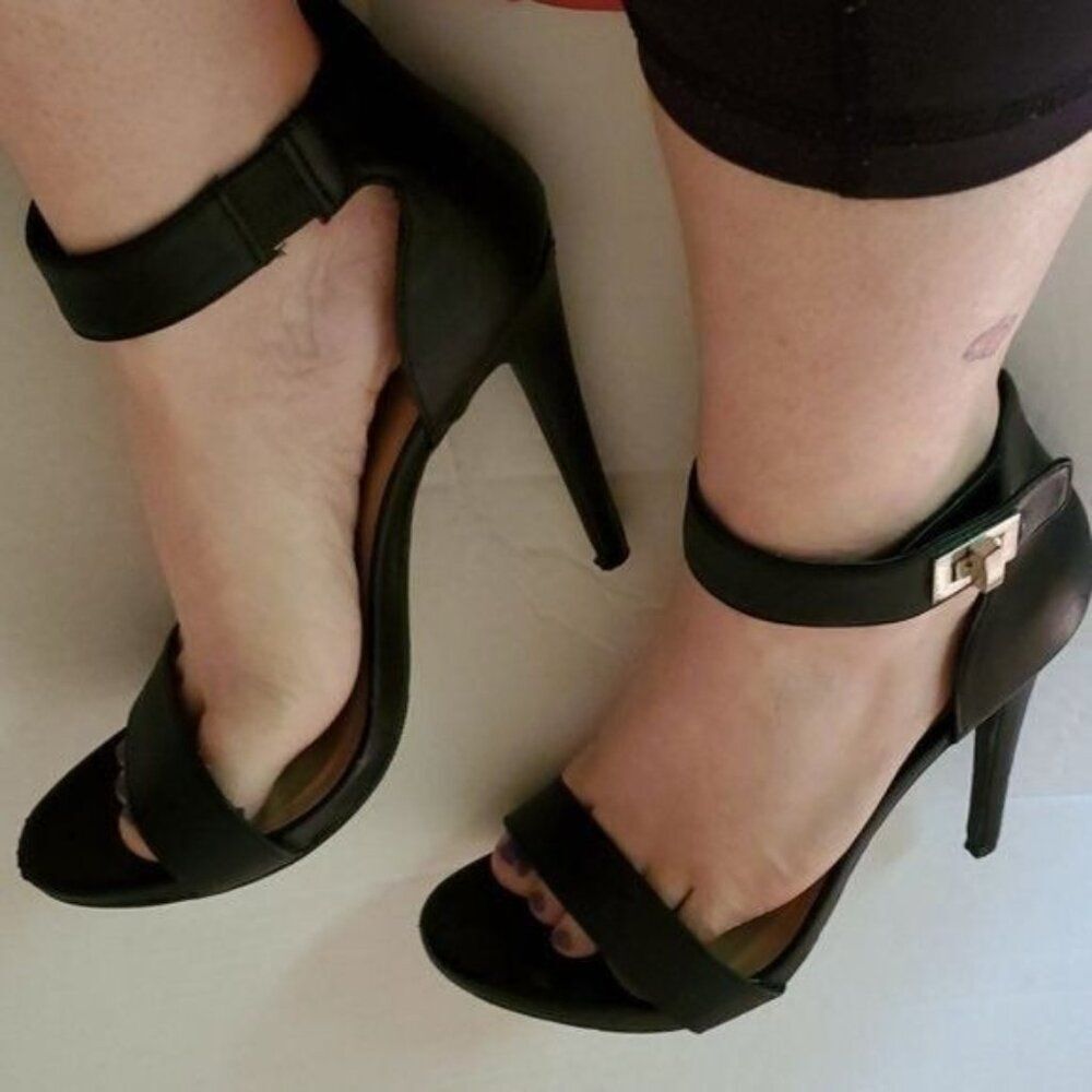 Steve Madden Black Stiletto Heels Shoes Strappy Ankle Strap Women's WOMAN'S 7 - Picture 14 of 16